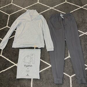 Emirates First Class Women's Pajama Set